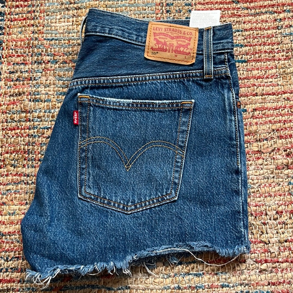 Levi Distressed 501 - Dark Wash
